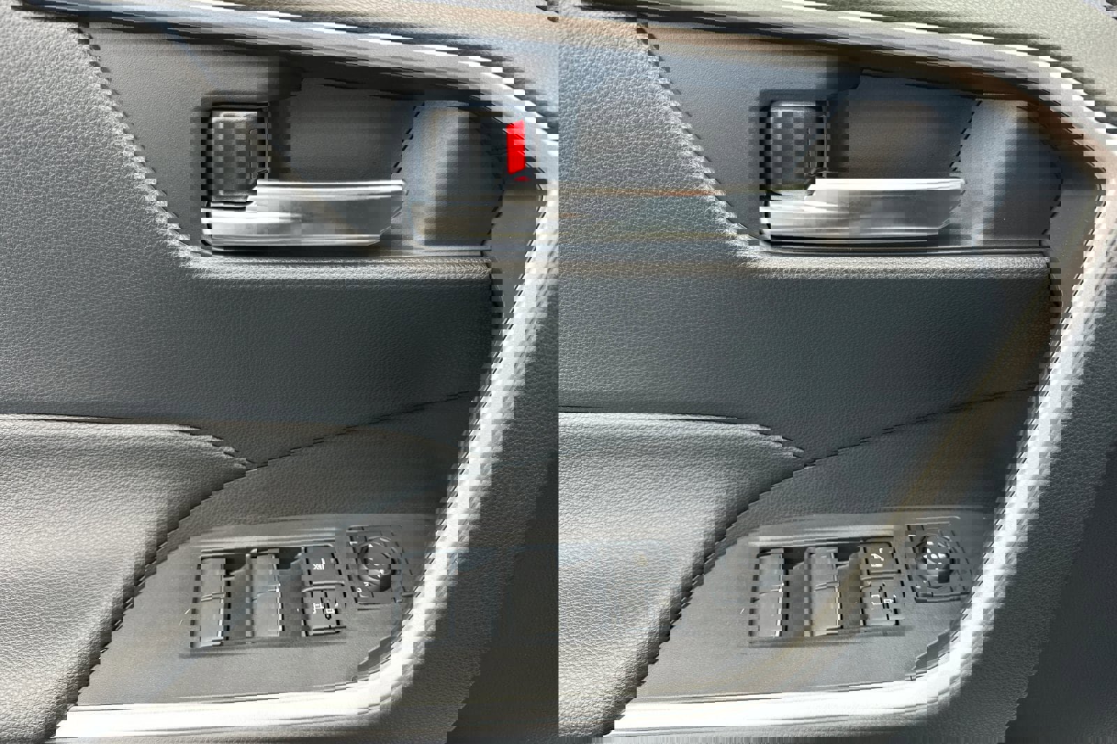 Certified 2025 Toyota RAV4 SE image 11