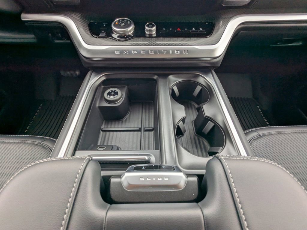 New 2026 Ford Expedition Platinum w/ Stealth Appearance Package image 20