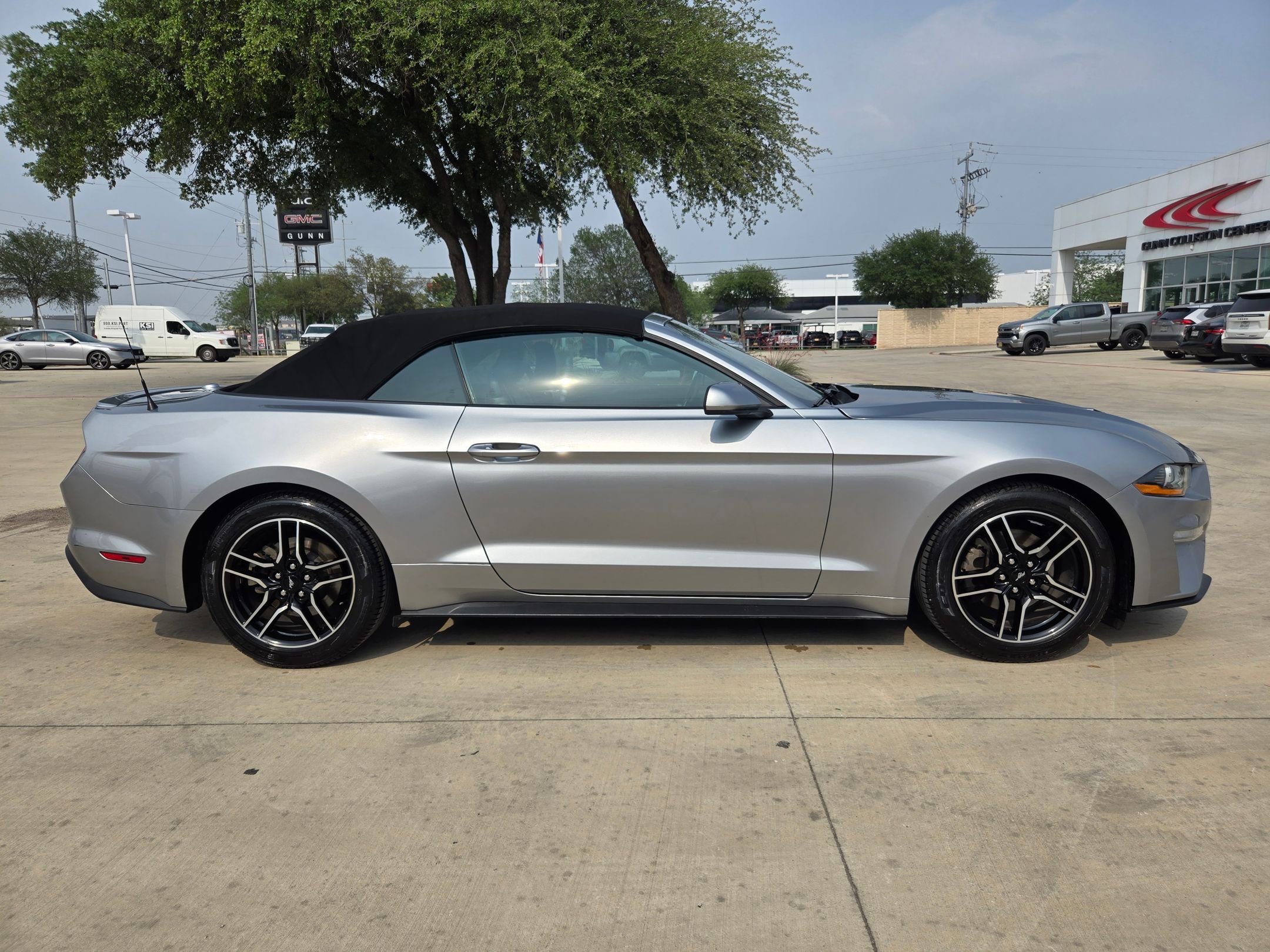 Used 2021 Ford Mustang Premium RWD image 8