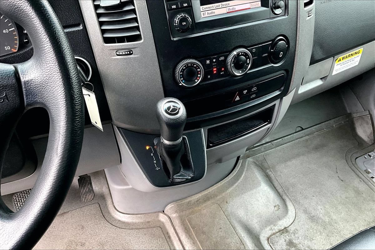 Used 2015 Mercedes-Benz Sprinter 2500 image 23