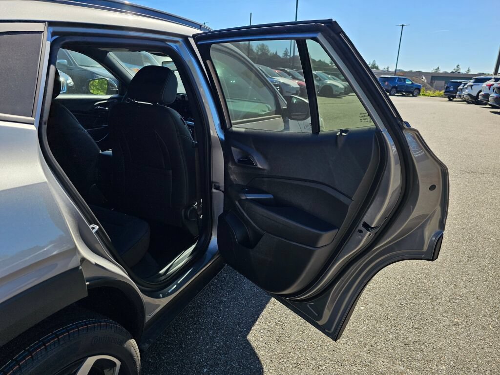 New 2026 Chevrolet Trax RS w/ Driver Confidence Package FWD image 25