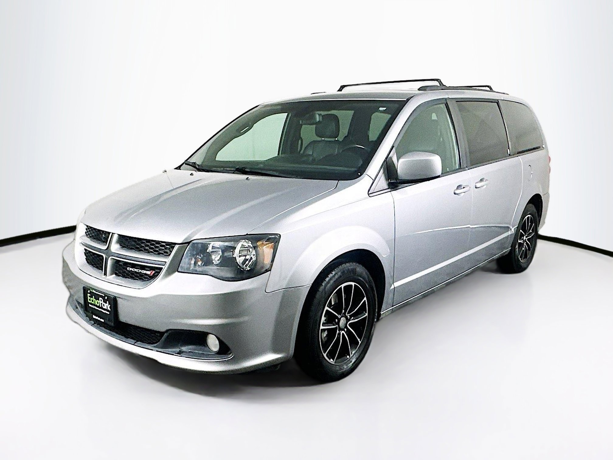 Used 2019 Dodge Grand Caravan GT image 3