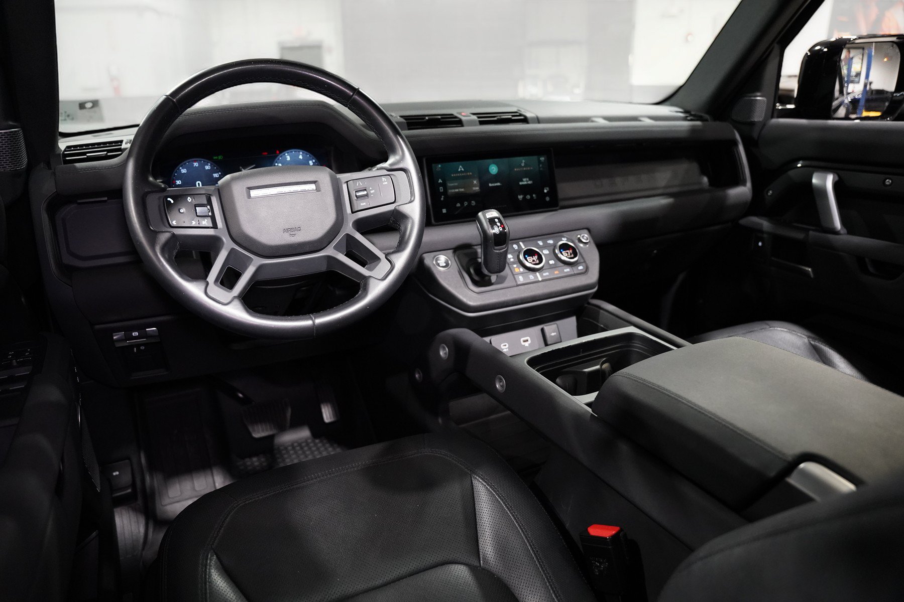 Used 2023 Land Rover Defender 110 X-Dynamic SE AWD/4WD image 37