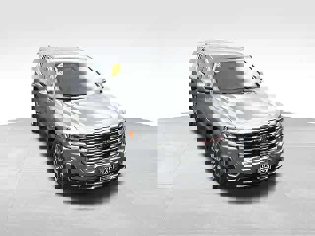 Used 2023 GMC Acadia SLE image 23