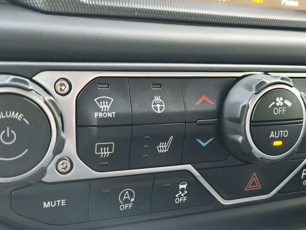 Used 2021 Jeep Wrangler Unlimited Sahara image 37