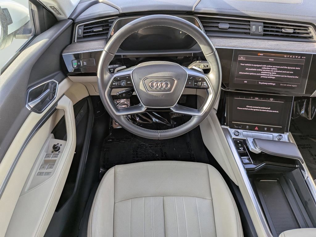 Used 2022 Audi e-tron Premium Plus w/ Premium Plus Package image 15