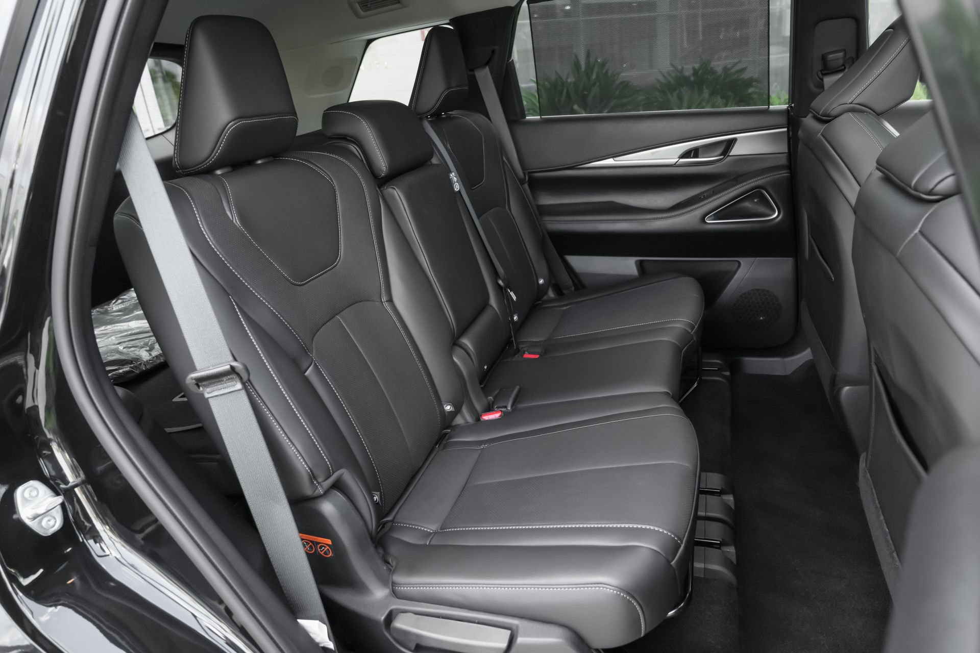 Certified 2026 INFINITI QX60 Luxe w/ Cargo Package FWD image 36