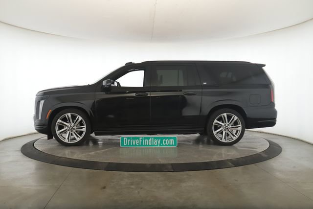 Used 2025 Cadillac Escalade ESV Sport Platinum image 9