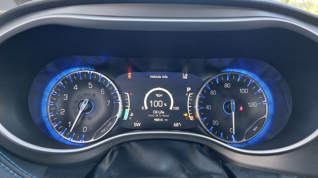 Used 2021 Chrysler Pacifica Touring-L image 24