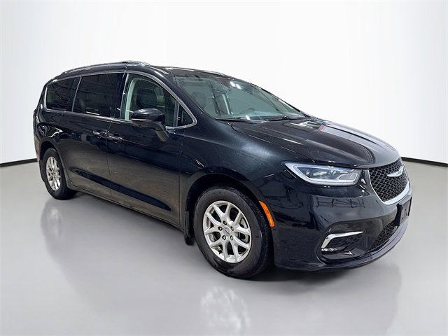 Used 2021 Chrysler Pacifica Touring-L w/ Uconnect Theater Family Group image 5
