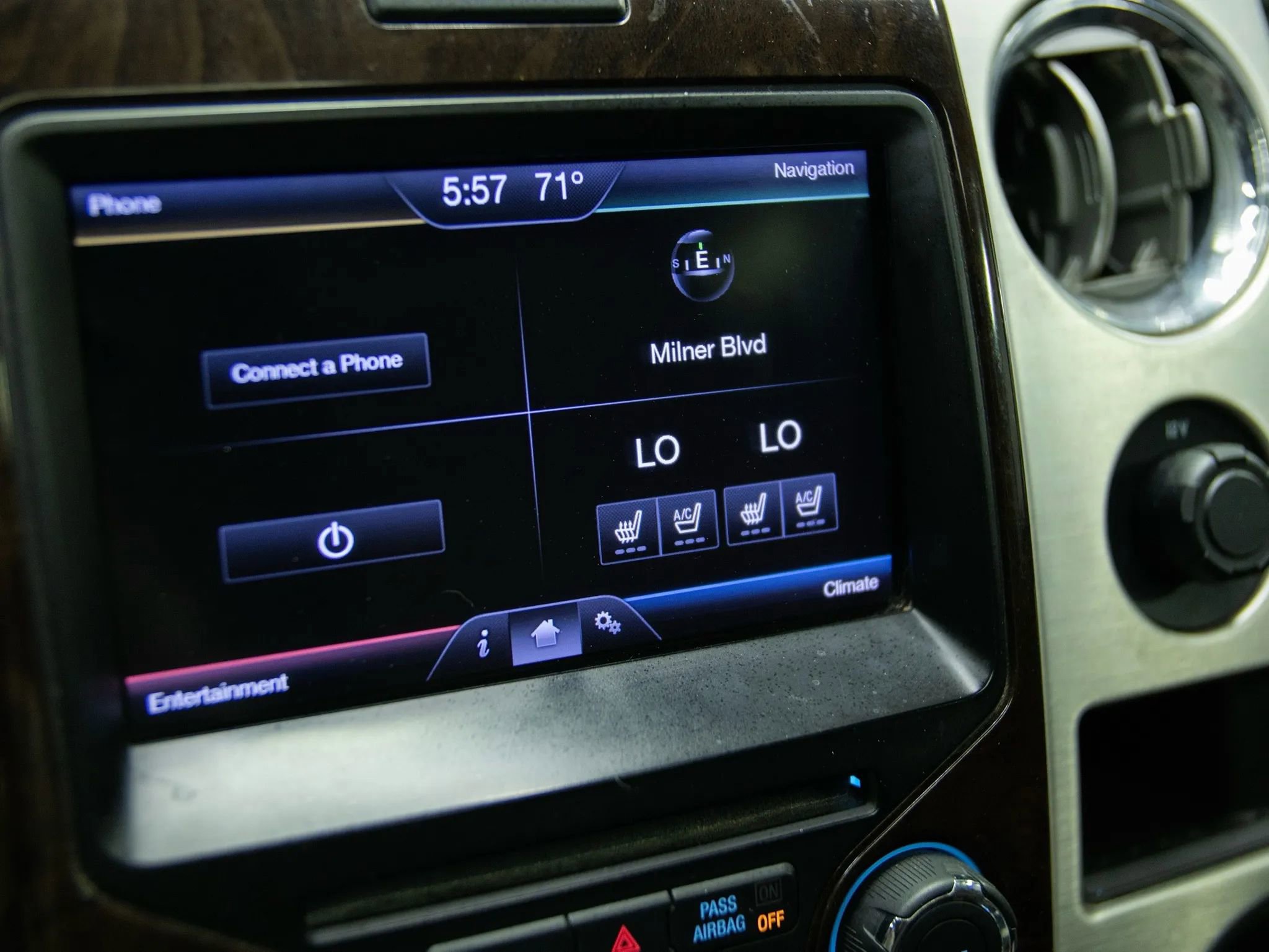 Used 2013 Ford F150 Platinum image 44