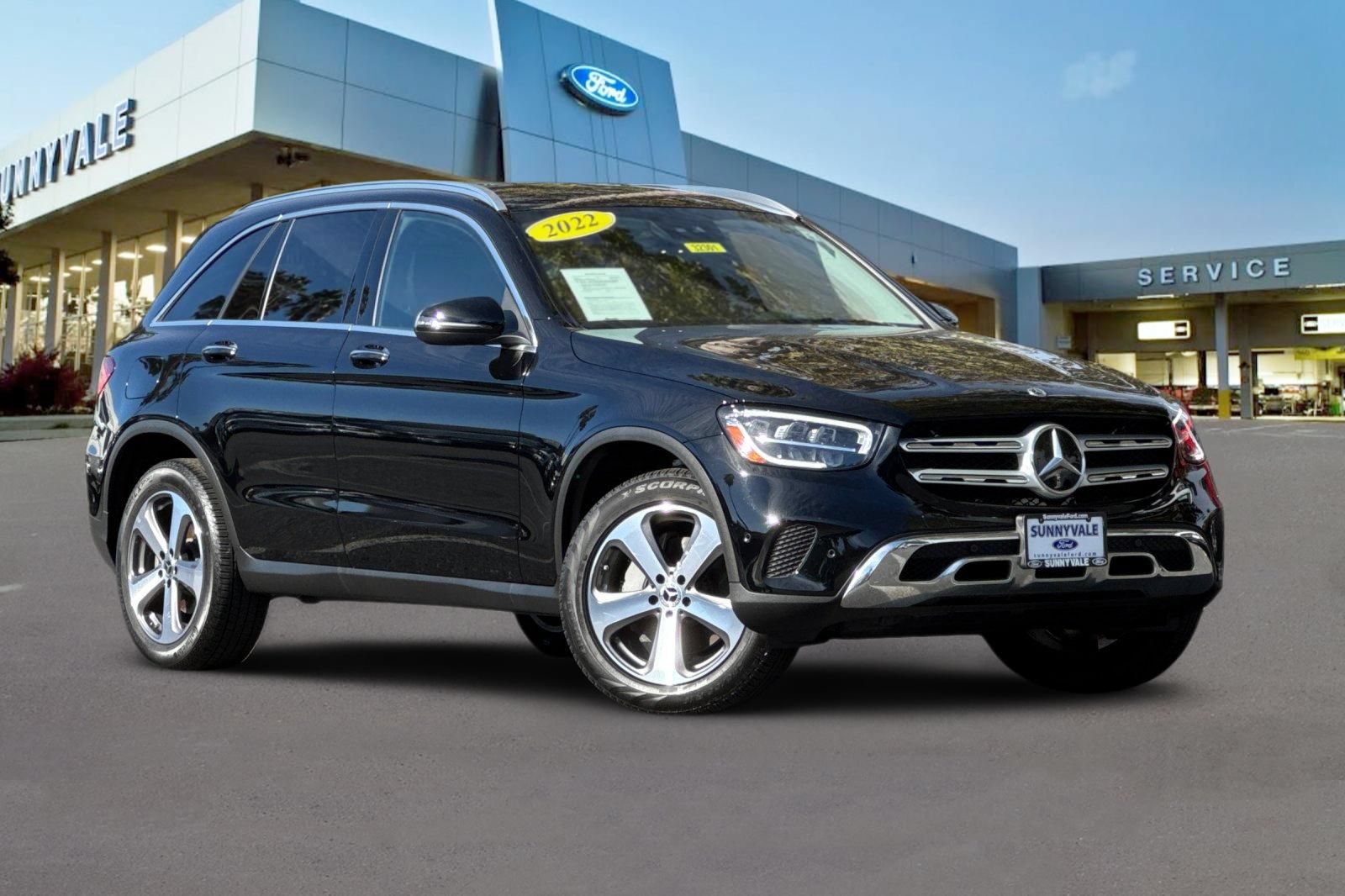 Used 2022 Mercedes-Benz GLC 300 w/ Premium Package Lite image 2