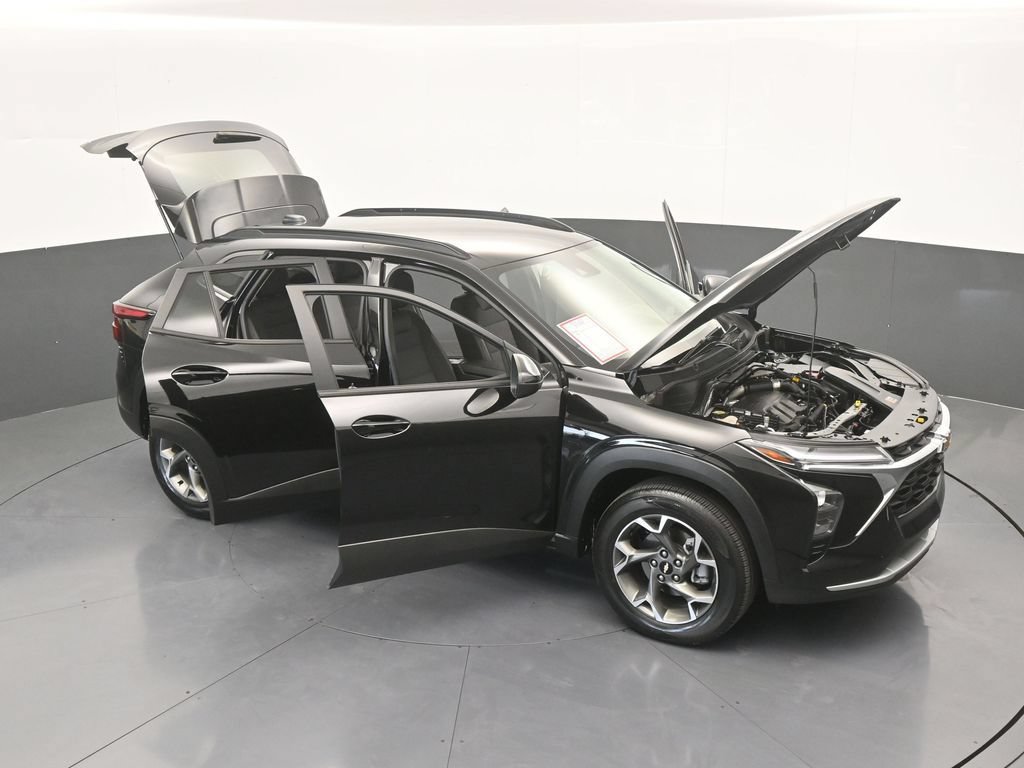 Used 2025 Chevrolet Trax LT FWD image 67