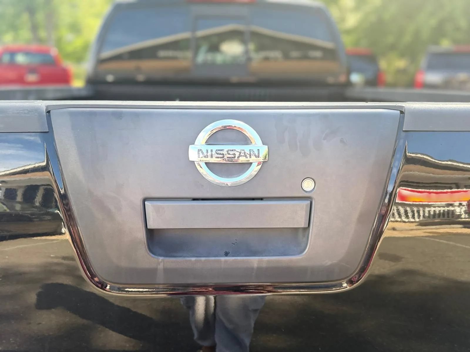 Used 2010 Nissan Frontier SE w/ SE Value Truck Pkg AWD/4WD image 11