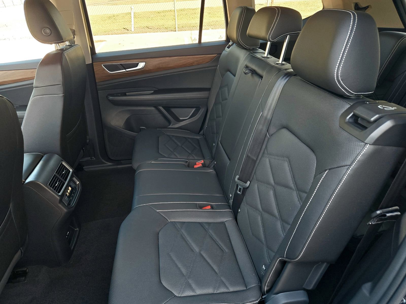 New 2026 Volkswagen Atlas SE image 18