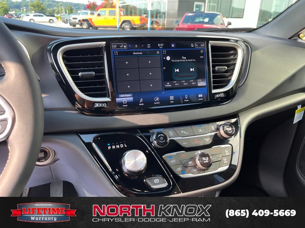 New 2026 Chrysler Voyager LX FWD image 10