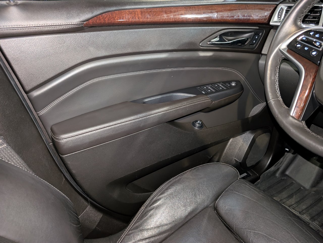 Used 2013 Cadillac SRX Performance w/ Driver Assist Package AWD/4WD image 34