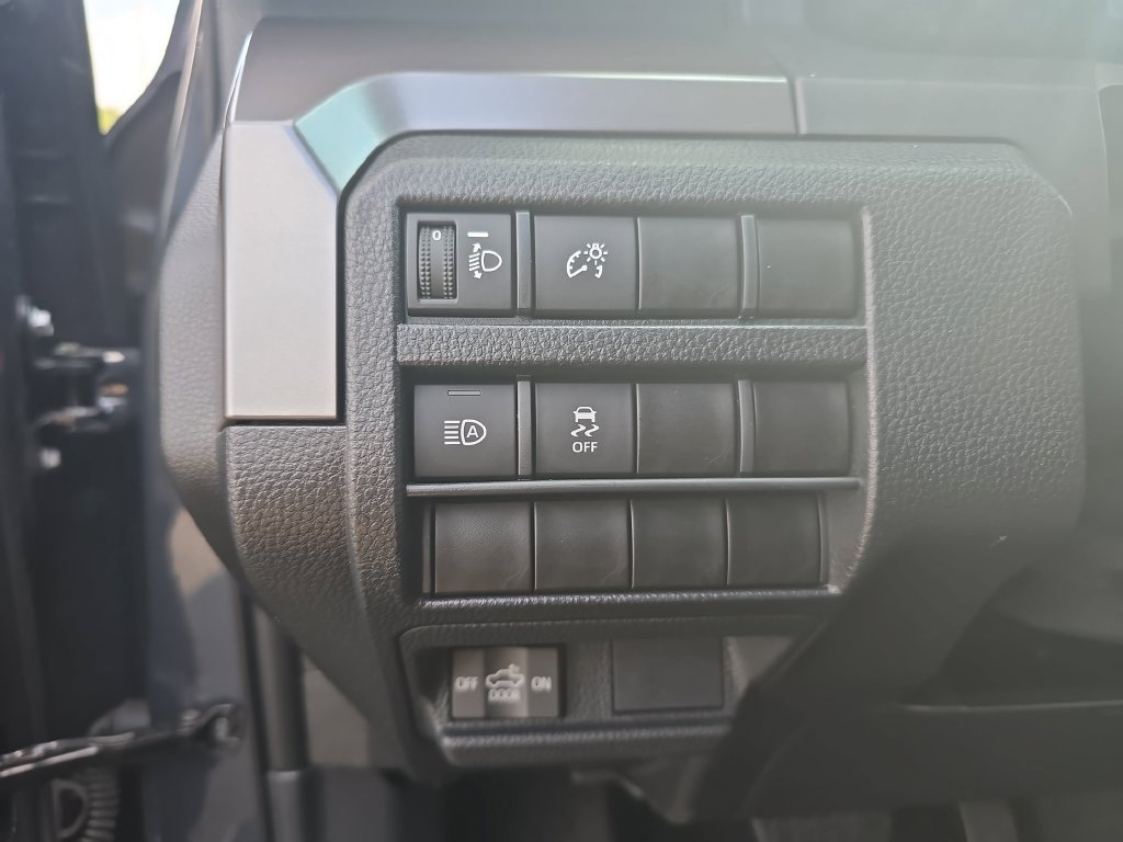 Used 2024 Toyota Tacoma TRD Off-Road AWD/4WD image 27