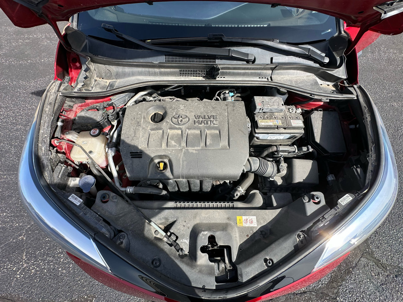 Used 2021 Toyota C-HR XLE image 18