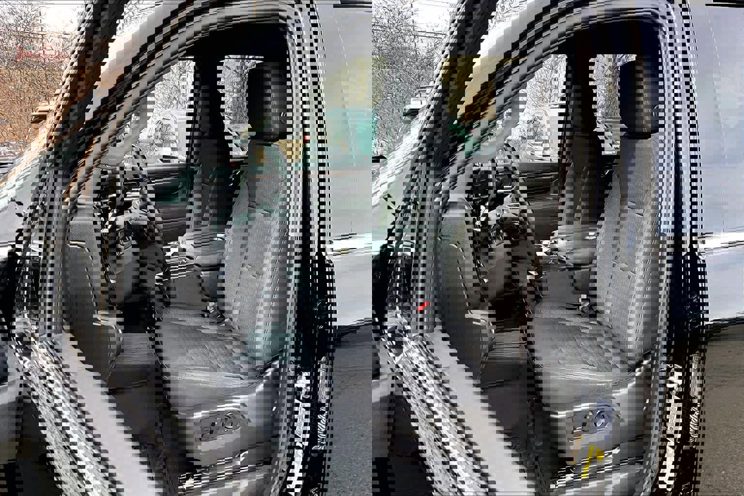 Used 2025 GMC Sierra 2500 SLE w/ SLE Value Package; image 9