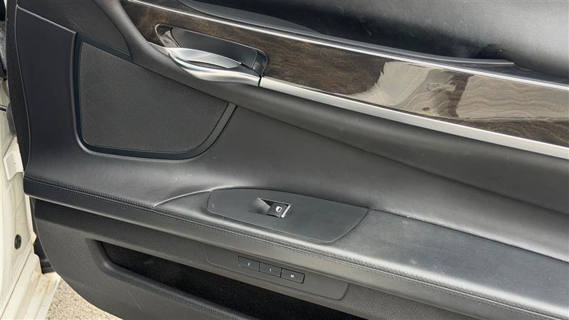 Used 2014 BMW 750Li RWD image 35