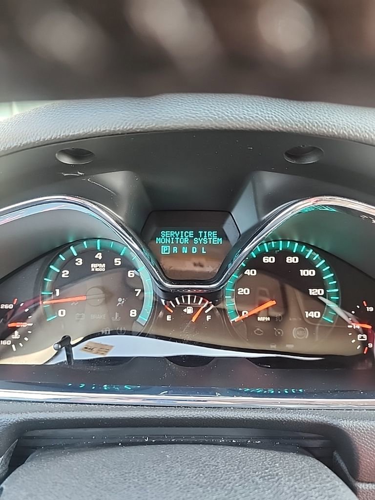 Used 2017 Chevrolet Traverse LT w/ Style and Technology Package image 13