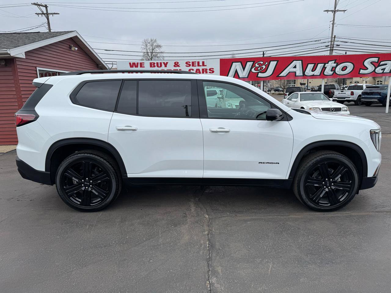 Used 2025 GMC Acadia Elevation w/ Elevation Premium Package AWD/4WD image 4