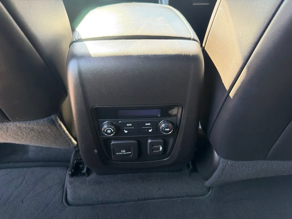 Used 2022 Buick Enclave Avenir w/ Avenir Technology Package FWD image 18