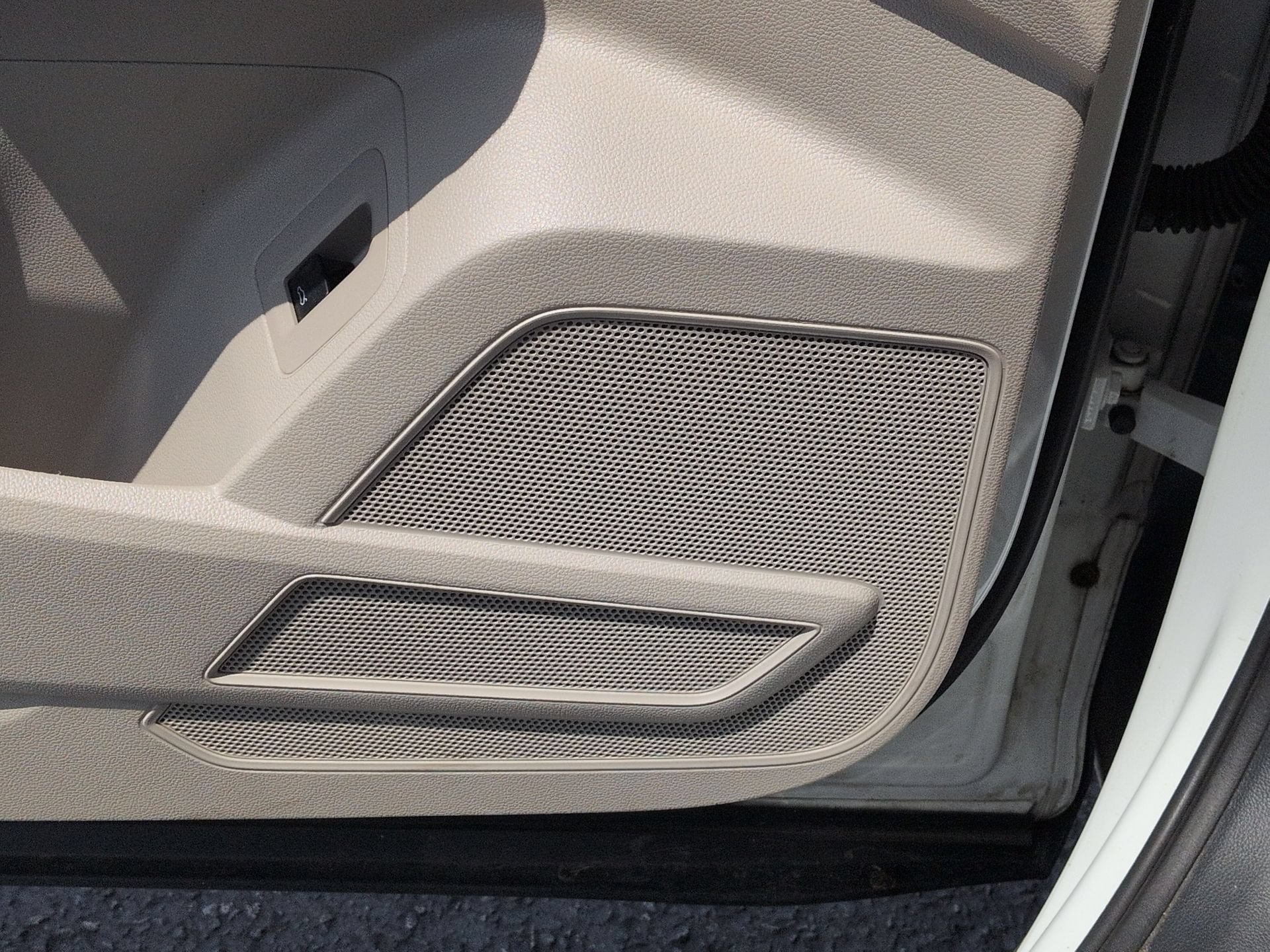 Used 2019 Volkswagen Atlas SEL R-Line AWD/4WD image 25