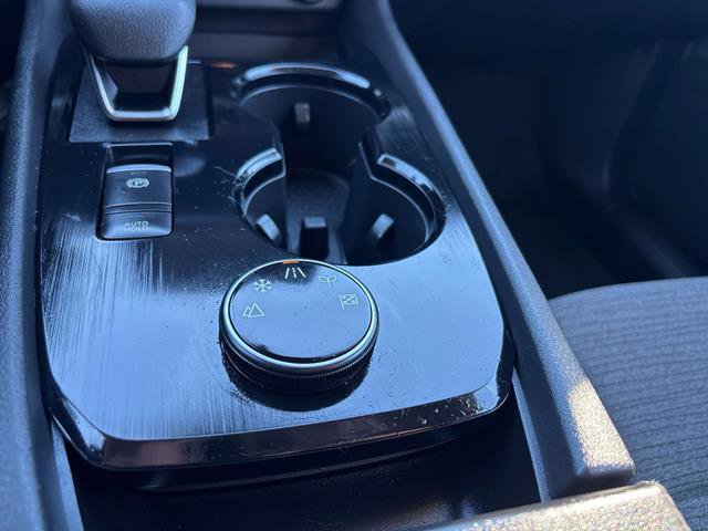 Used 2022 Nissan Rogue SV image 24