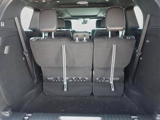 New 2027 Chrysler Pacifica Select w/ Family Tech Group AWD/4WD image 8