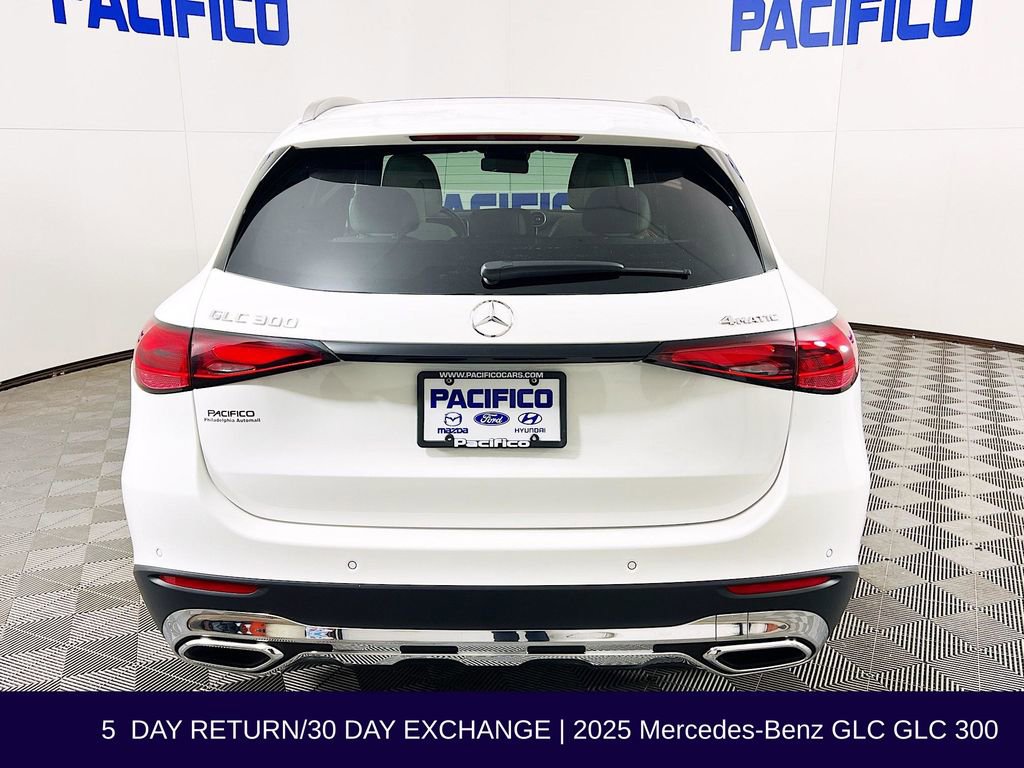 Used 2025 Mercedes-Benz GLC 300 4MATIC image 6