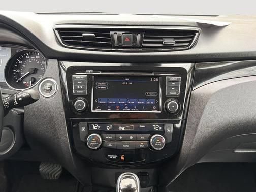 Used 2022 Nissan Rogue Sport SL AWD/4WD image 10