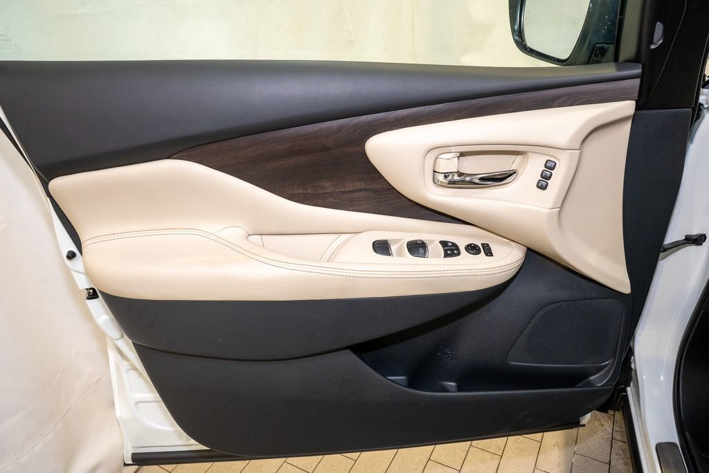 Certified 2024 Nissan Murano Platinum w/ Cargo Package image 13