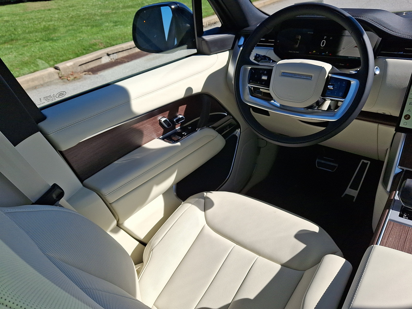 New 2027 Land Rover Range Rover SE AWD/4WD image 8