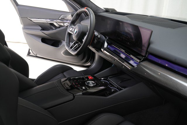 Used 2025 BMW M5 w/ Executive Package image 52