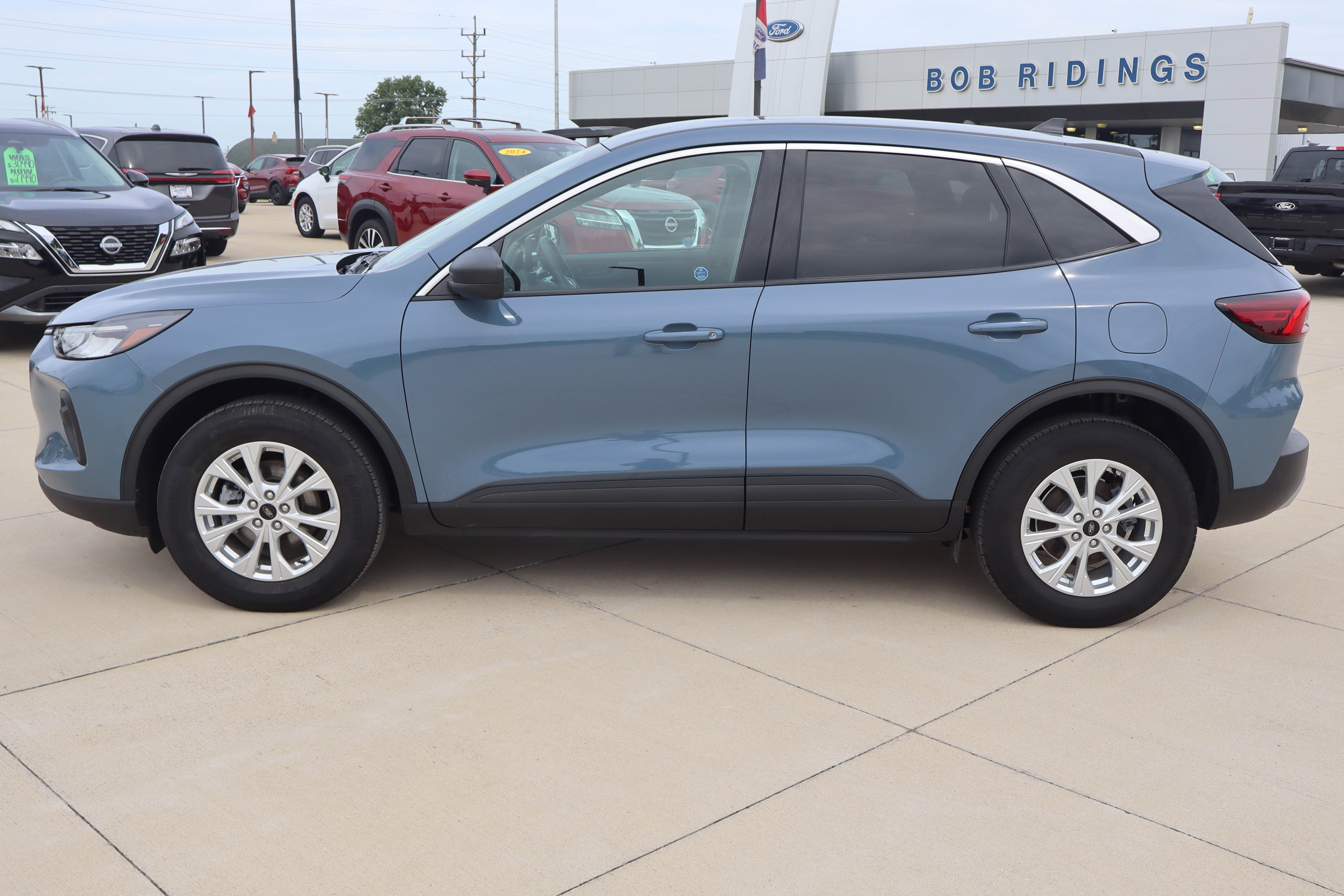 Used 2024 Ford Escape Active AWD/4WD image 9