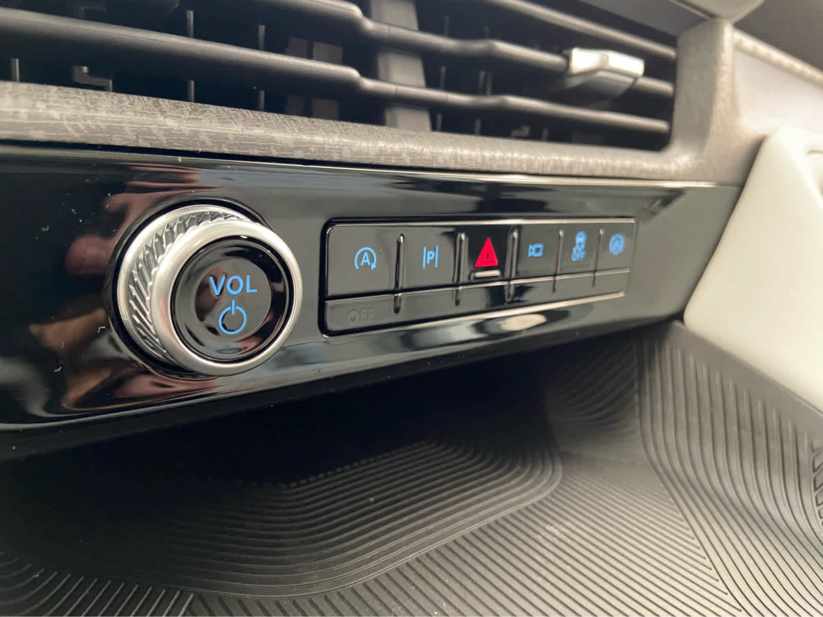 New 2026 Ford Explorer Platinum w/ LUX Leather Package image 37