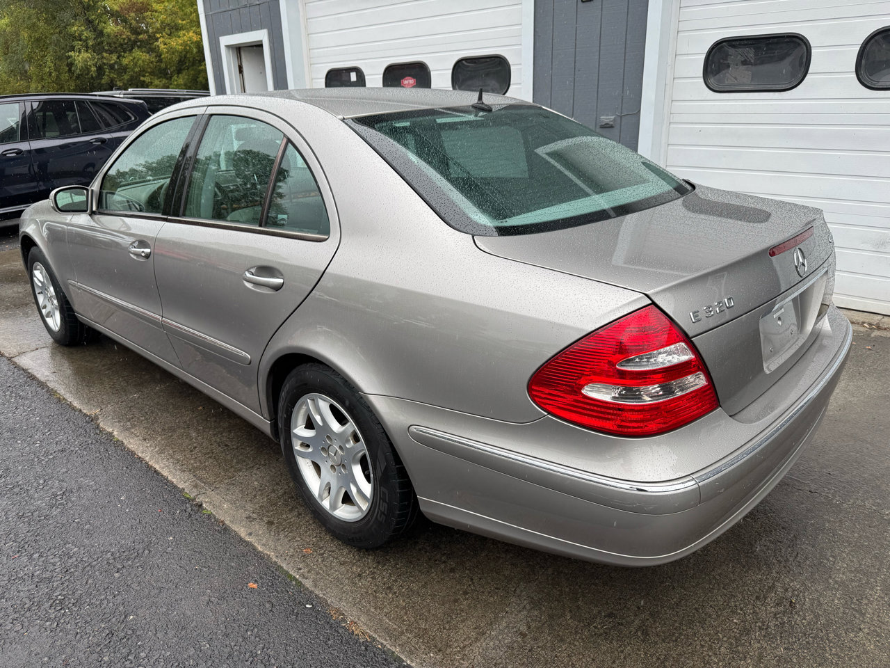Used 2005 Mercedes-Benz E 320 4MATIC Sedan image 6