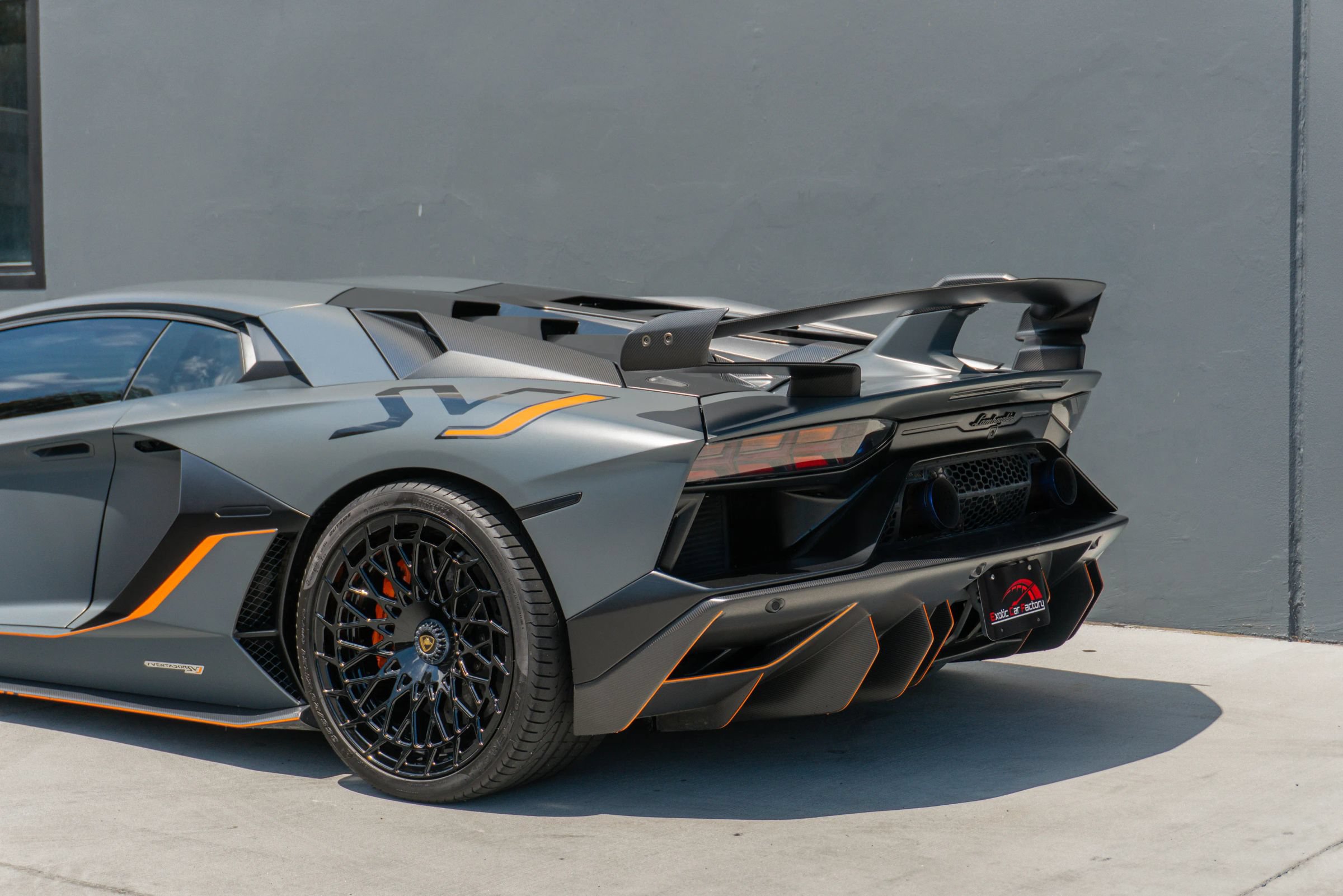 Used 2019 Lamborghini Aventador SVJ AWD/4WD image 22