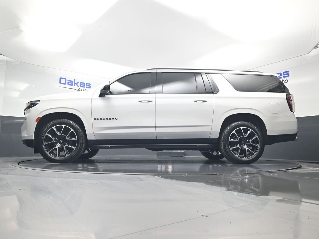 Used 2022 Chevrolet Suburban RST w/ Sport Performance Package AWD/4WD image 44