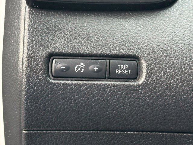 Used 2015 Nissan Rogue S FWD image 23