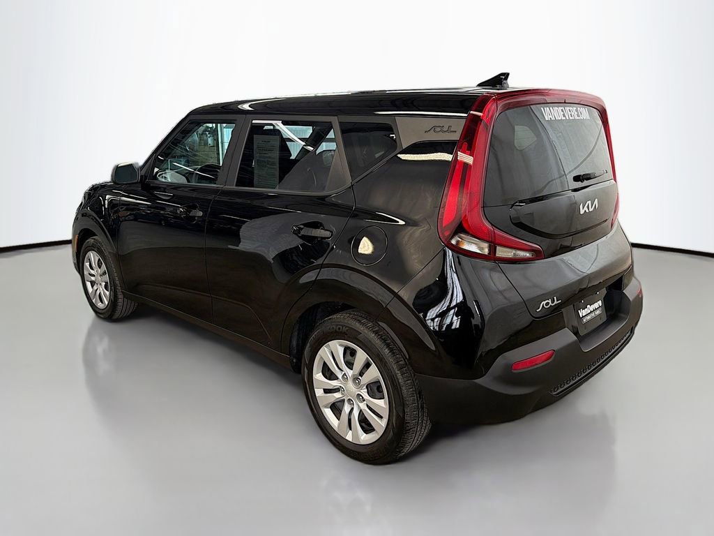Used 2022 Kia Soul LX image 7