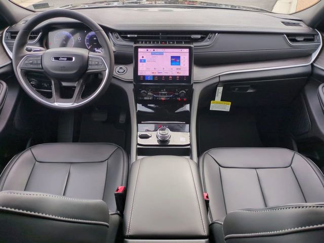 New 2025 Jeep Grand Cherokee Limited w/ Trailer Tow Package image 15