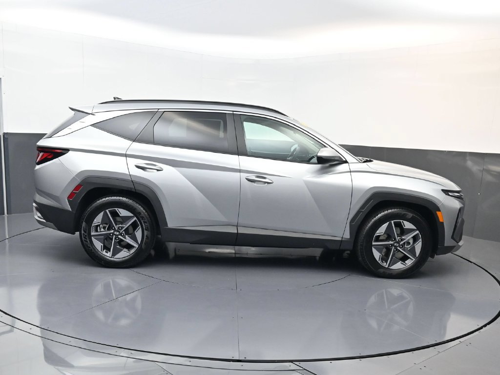 Certified 2025 Hyundai Tucson SEL FWD image 3