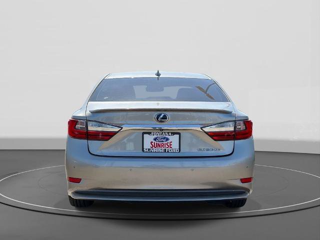 Used 2018 Lexus ES 300h w/ Luxury Package FWD image 7