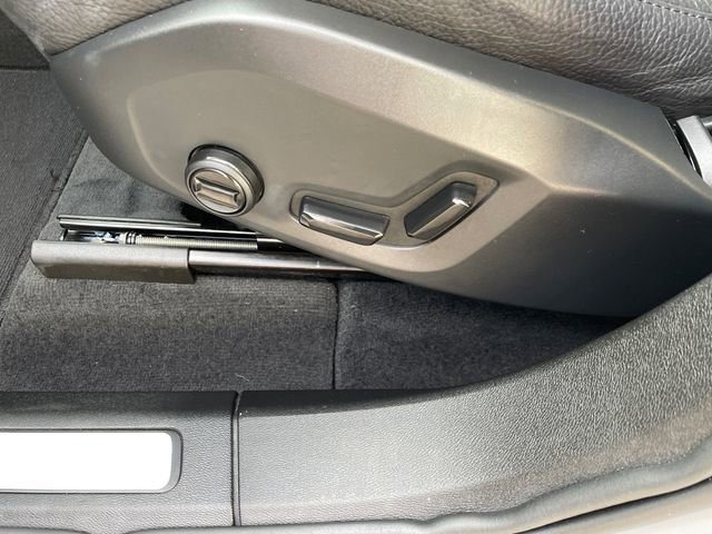 Used 2025 Volvo XC60 B5 Plus image 42