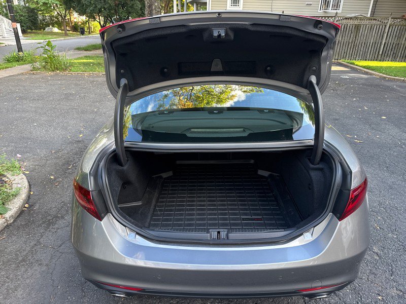 Used 2019 Alfa Romeo Giulia AWD image 31
