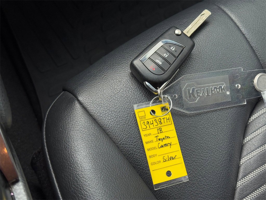 Certified 2018 Toyota Camry SE image 32