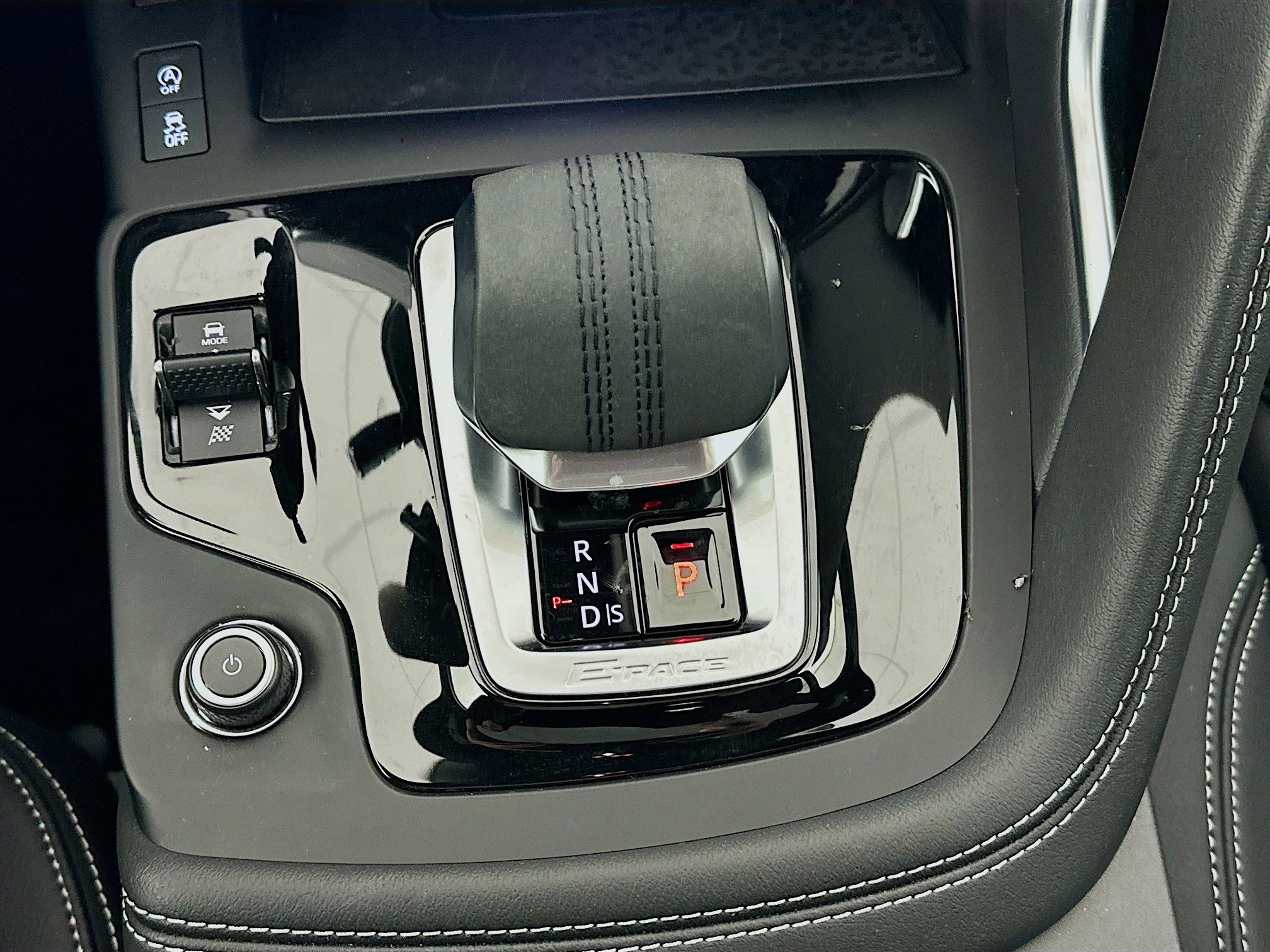 Used 2024 Jaguar E-PACE R-Dynamic SE image 24